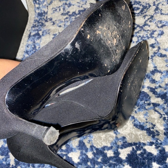 Stuart Weitzman - Picture 4 of 5